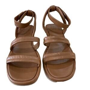 A new day sandal shoes.‎ Size 6.5 new without tags